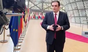 Donohoe hands Eurogroup “ring” to Pierrakakis as Greek finance minister travels to Ireland