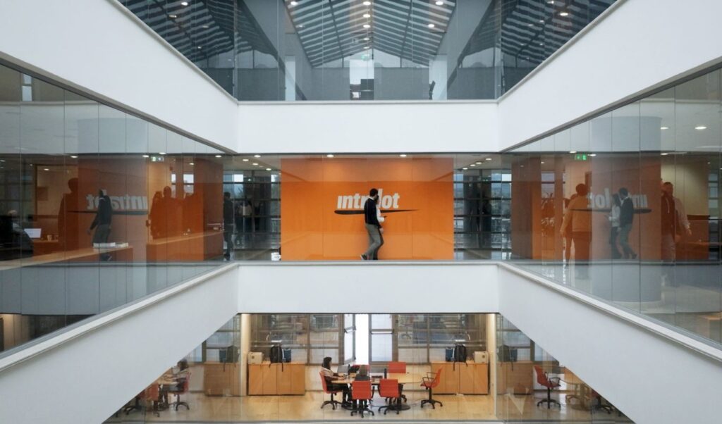 Intralot sells stake in Mount Parnitha Casino for €8 million