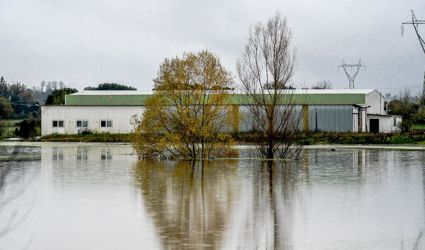 ipeiros-kai-voreia-ellada-sto-eleos-tis-kakokairias-plimmures-katolisthiseis-kai-ektetamenes-zimies-pou-estali-minuma-apo-to-112-video-eikones__5_