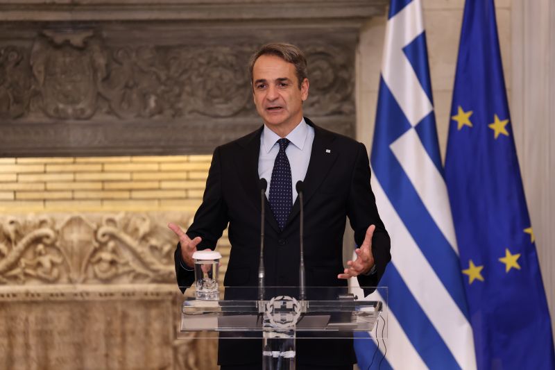 Mitsotakis: Historic collective bargaining deal brings job security and higher wages