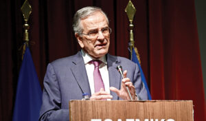 Samaras weighs new party: Support from allies and election timing