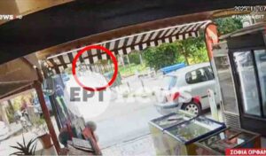 Teen girl stalked by gang in Athens suburb while walking home