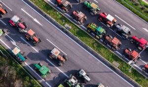 Greek farmers plan escalation as ruling party supporters retreat