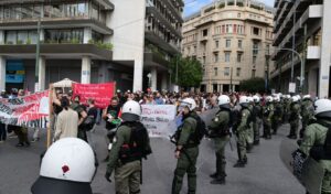 Greece strike December 16: Public sector workers protest state budget
