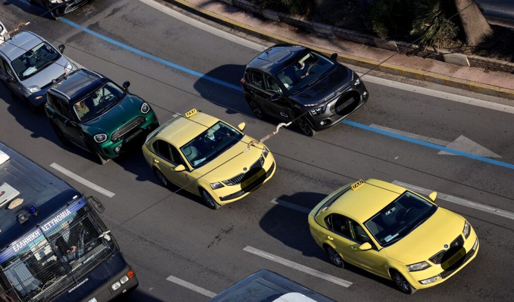 Taxi strike December 2-3: 48-hour nationwide shutdown in Greece