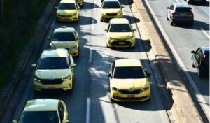 Taxi strike in Athens extended 24 hours amid new protest warnings