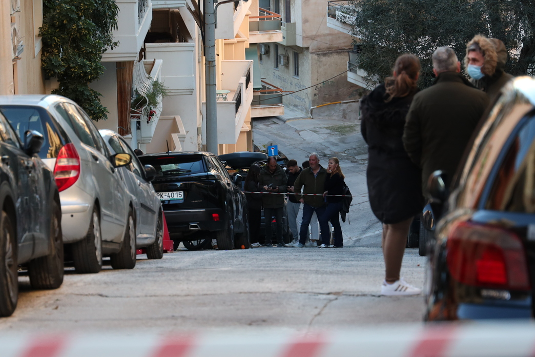 gkizi-andras-maxairose-sizigo-tou-autoktonise-seimioma-martyries-gitonon__10_