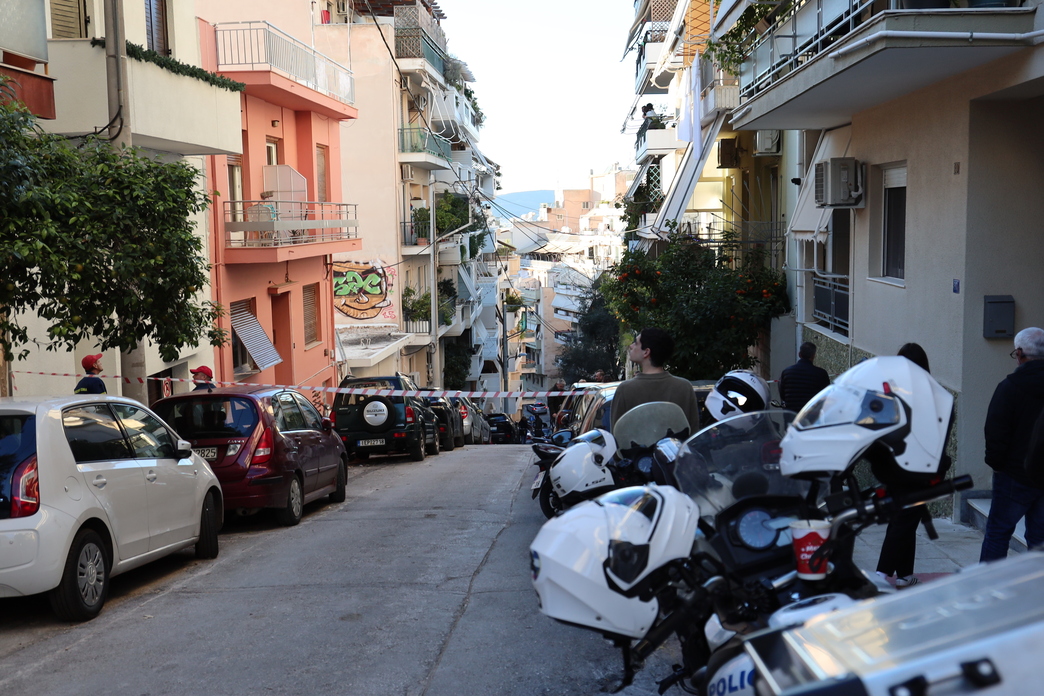 gkizi-andras-maxairose-sizigo-tou-autoktonise-seimioma-martyries-gitonon__13_