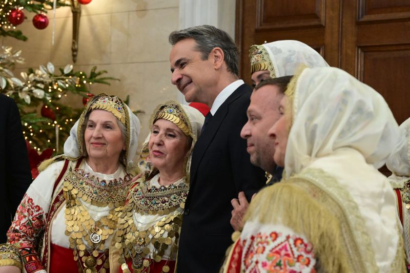 kalanta-protoxronias-se-mitsotaki1__1_