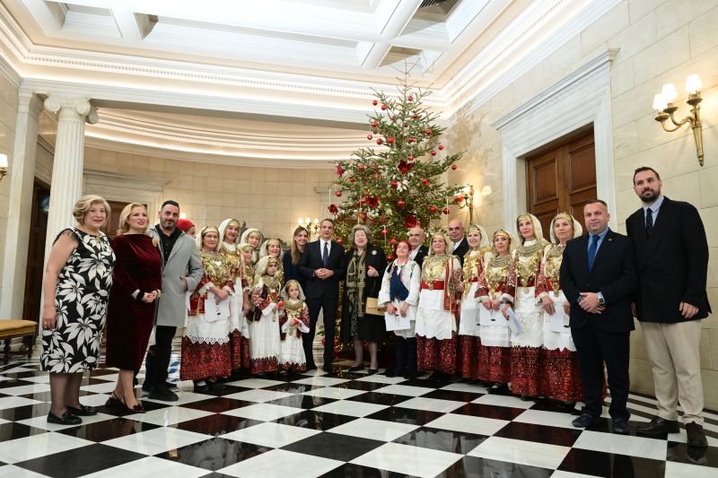 kalanta-protoxronias-se-mitsotaki1__4_