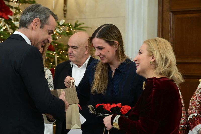 kalanta-protoxronias-se-mitsotaki1__5_