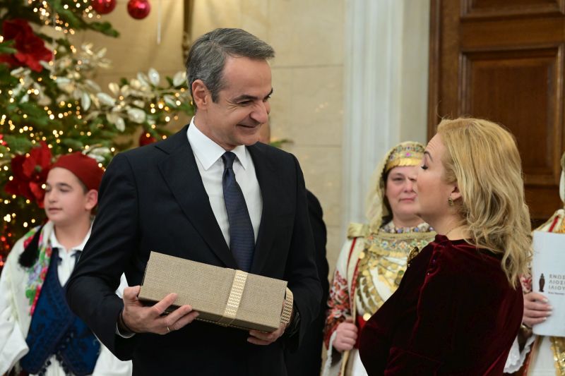 kalanta-protoxronias-se-mitsotaki1__6_