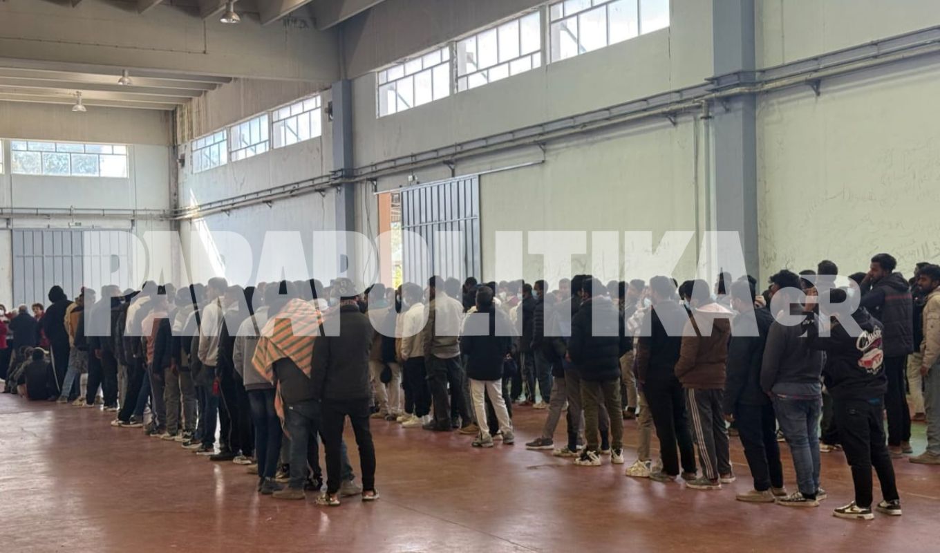 crete-over-720-migrants-at-agyia-exhibition-center-after-new-arrivals-crushing-pressure-images__5_