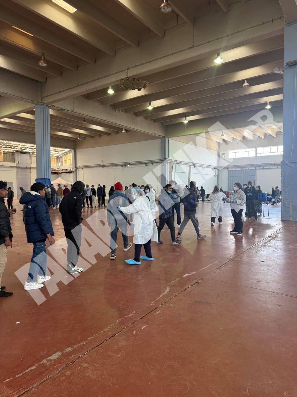 Crete: Over 720 migrants at Agyia exhibition center after new arrivals - "Crushing" pressure (Images)