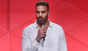 Nikos Pappas: MEP violently attacks journalist in Strasbourg