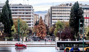 Holiday store hours: How shops will operate during Christmas season