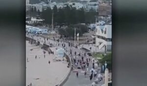 Panic in Australia: Two gunmen open fire at busy beach