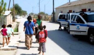 Patras police bust criminal gang: 17 Roma arrested in major operation