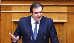 Bloomberg: Pierrakakis Eurogroup presidency would mark Greece’s remarkable comeback