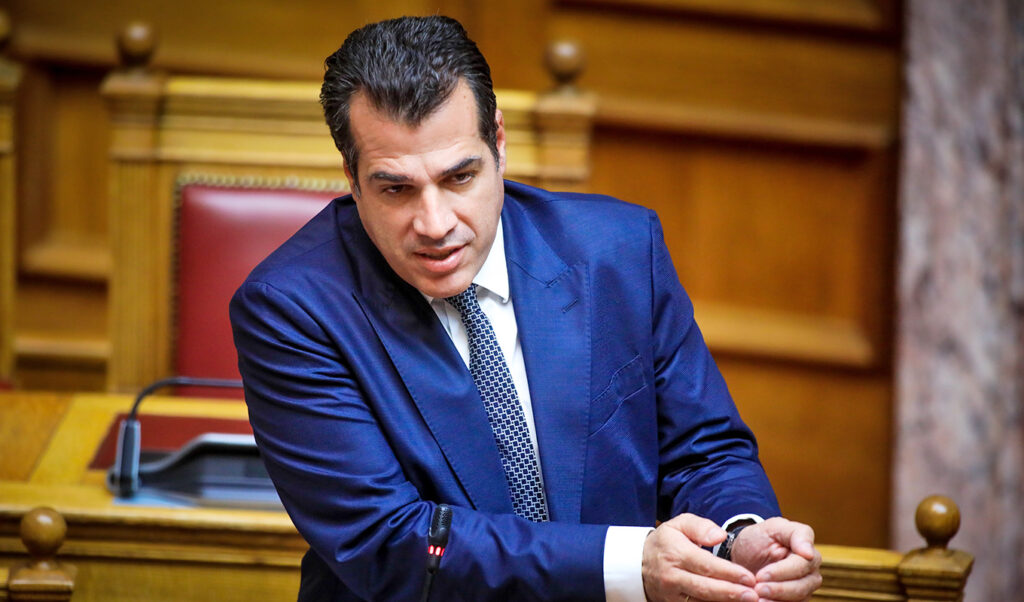 Greece to establish migrant return centers outside Europe