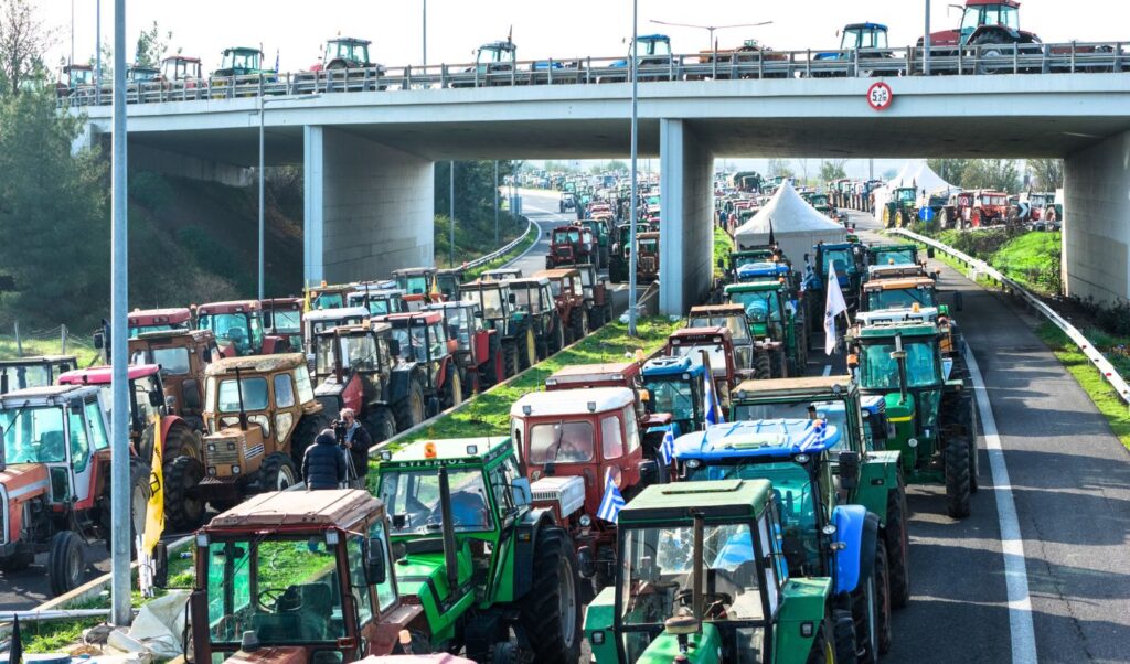 Farmers: “Blockades will reach 20 by weekend, dialogue opens next week”