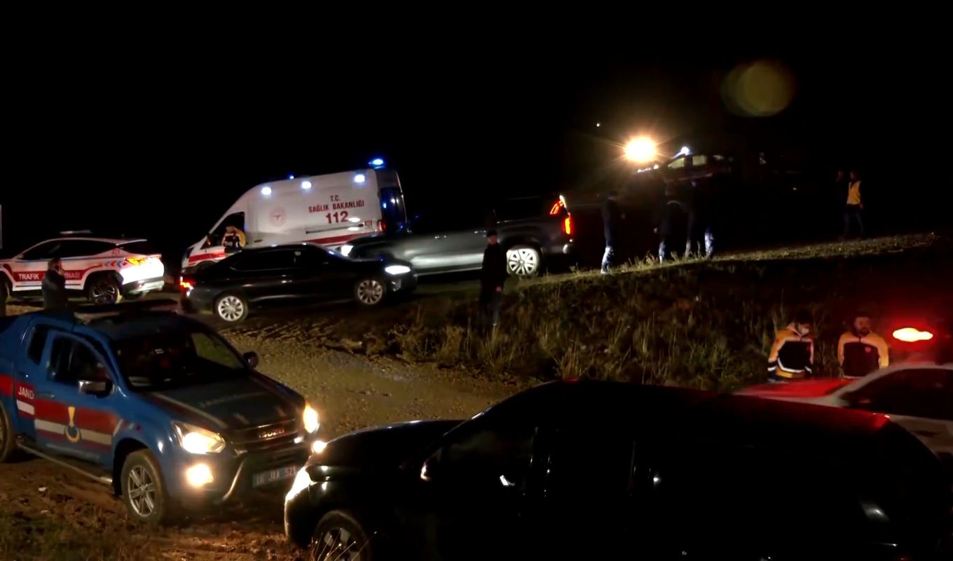 sudrivi-aeroskafous-stin-tourkia-o-pilotos-anefere-ilektriki-vlavi-prin-tin-ptosi-tou-falcon-50-ereunes-apo-tis-tourkikes-kai-livukes-arhes-eikones-video__1_