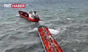 Two tankers collide off Istanbul coast in Turkey (Video)
