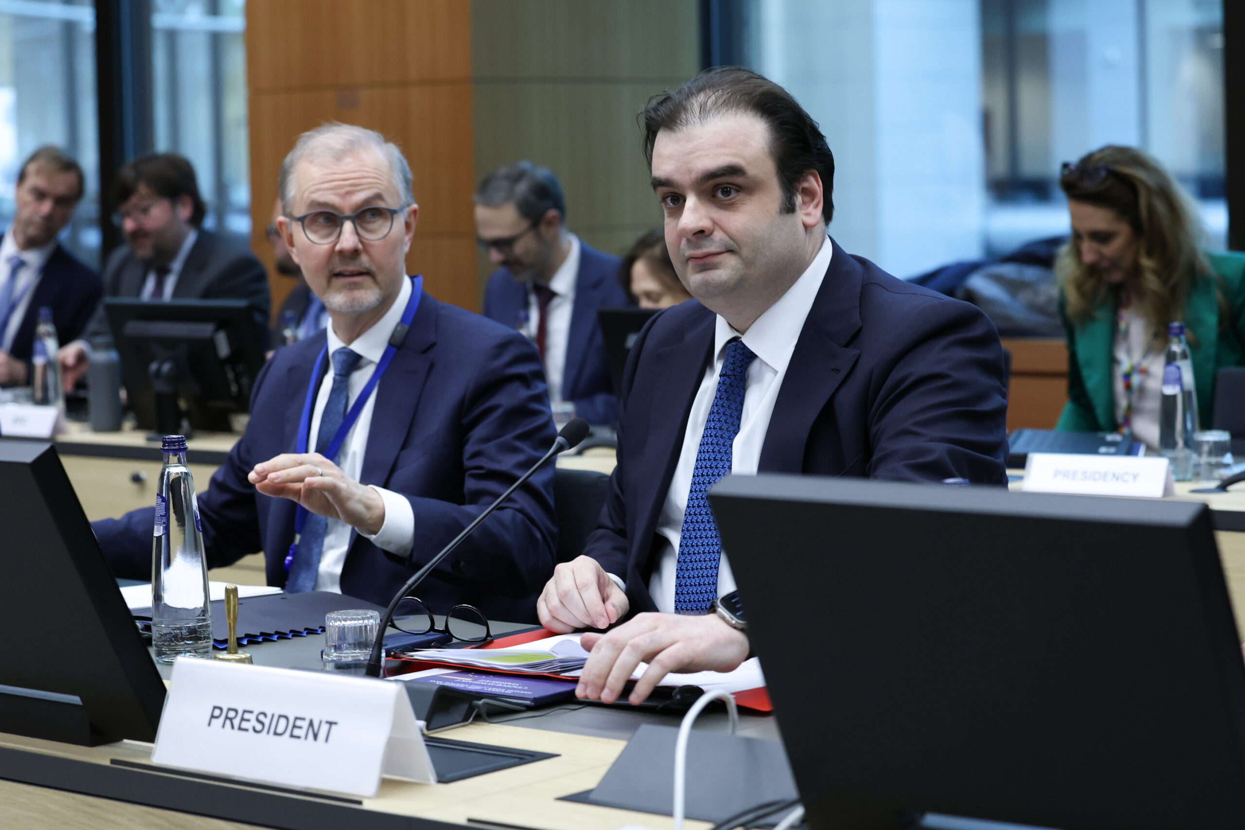 3b293647-5d78-48e0-85df-afeb5244ad15