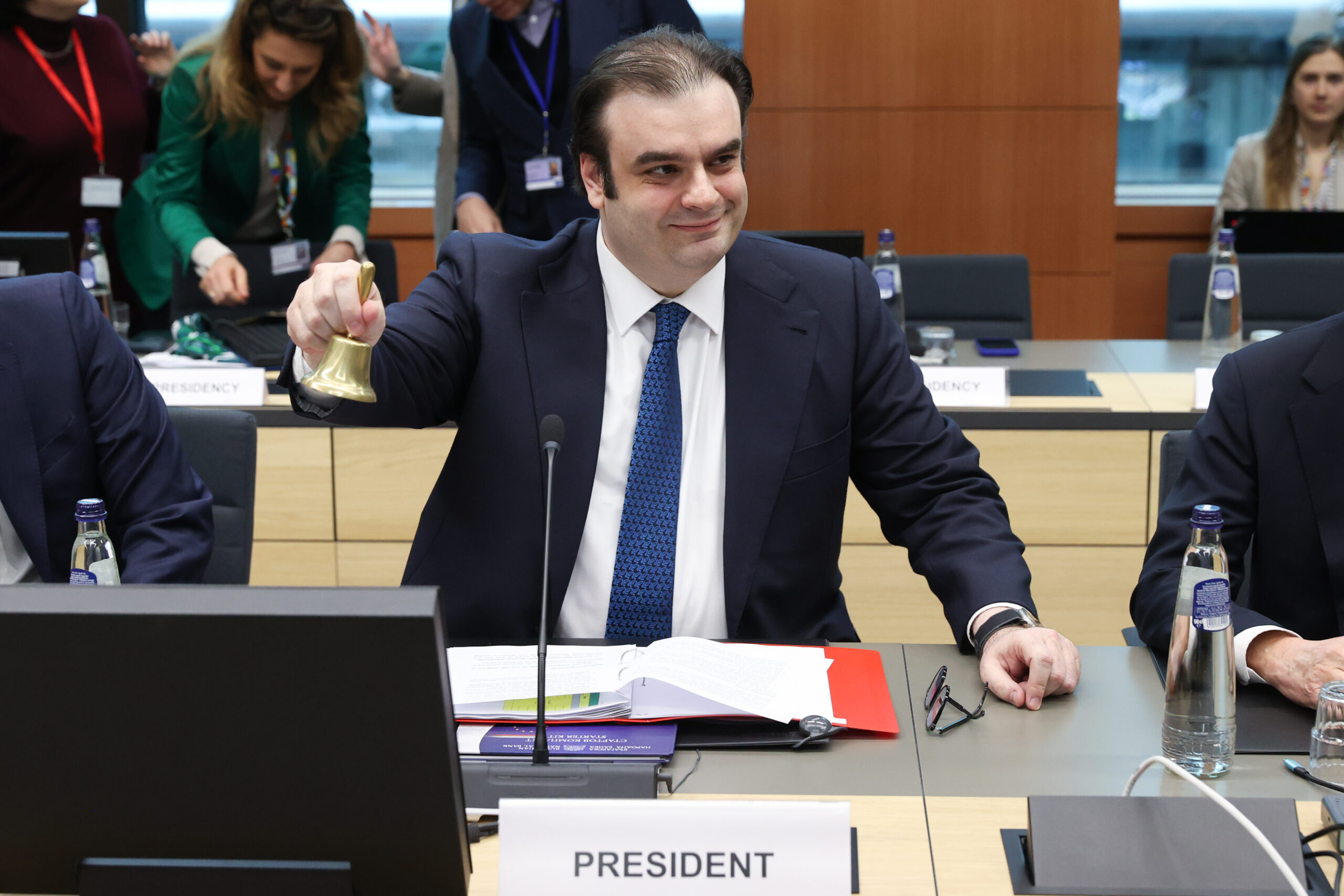 f1f9e412-0085-49b3-ad0c-8849c4228c55