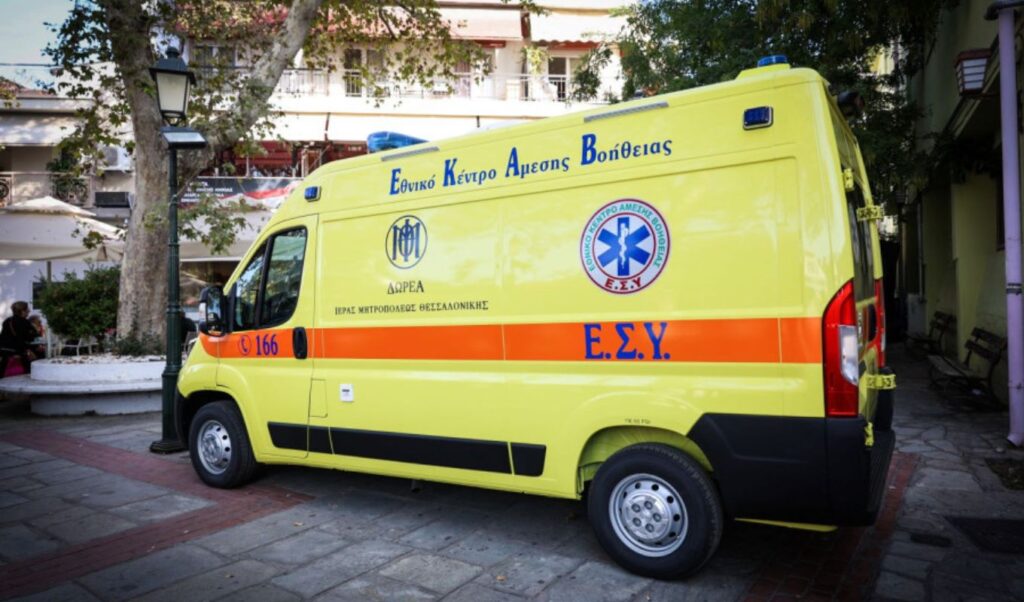 Apartment fire in Corinth: Elderly woman rescued unconscious