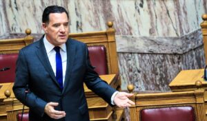 Georgiadis on Kefalogianni: “Not a custom law – Ministers have equal rights as citizens”