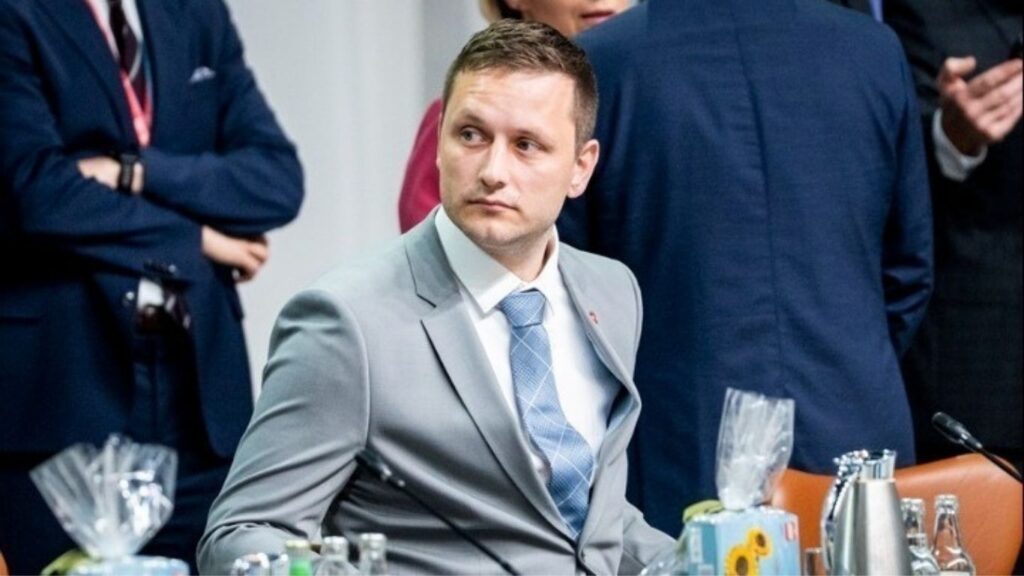 Greenland PM responds to Trump threats: “US military operation unlikely but we are ready”