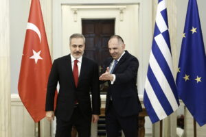 Mitsotakis-Erdogan meeting closer than ever after diplomatic talks