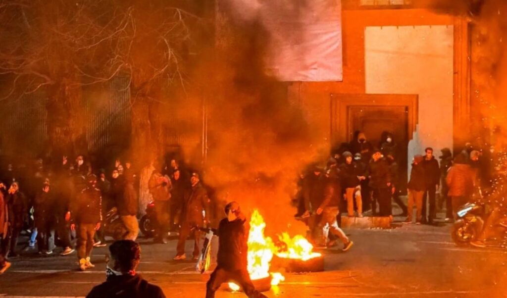 Iran chaos: Revolutionary Guards threaten strikes as Trump weighs intervention