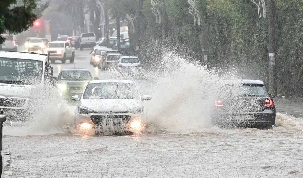 Three weather fronts bring storms and heavy rain to Greece this week