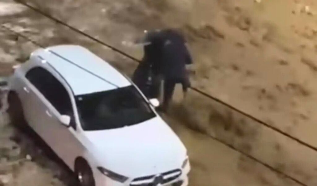 Greece floods: Man describes harrowing rescue of woman from torrential waters in Glyfada – “My legs are full of wounds”