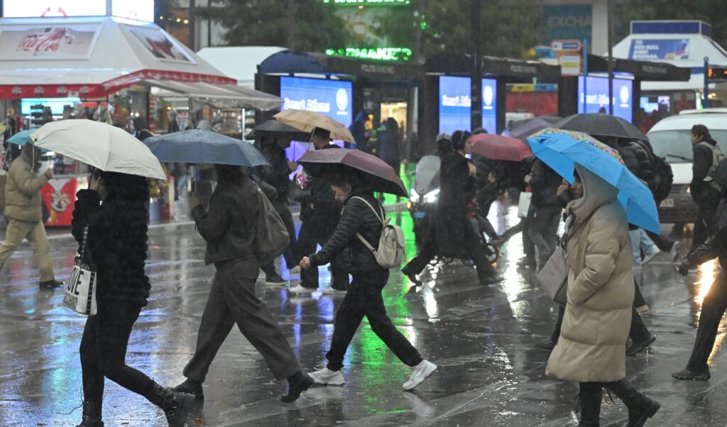 Severe weather alert: Civil Protection issues safety guidelines