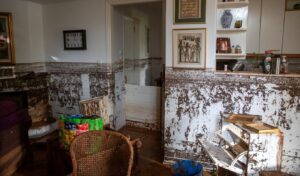 Severe flooding in Vari: Family trapped as home floods completely