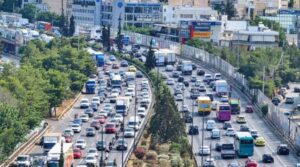 Mitsotakis unveils Athens traffic relief plan: Major changes ahead