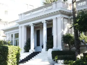 Greek farmers shock government by boycotting PM meeting talks