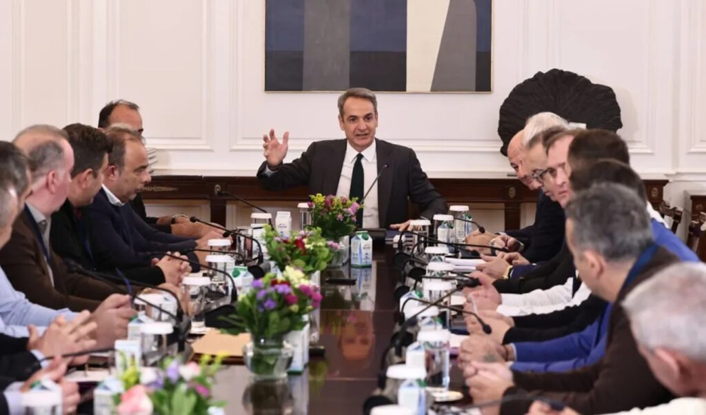 Greek farmers reach deal with PM Mitsotakis after marathon talks