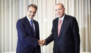 Mitsotakis sets “red lines” ahead of Erdogan meeting on EEZ