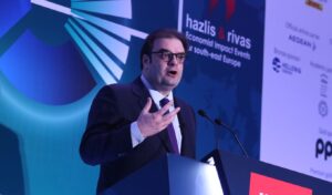 Pierrakakis: We zeroed taxes for large families and youth under 25