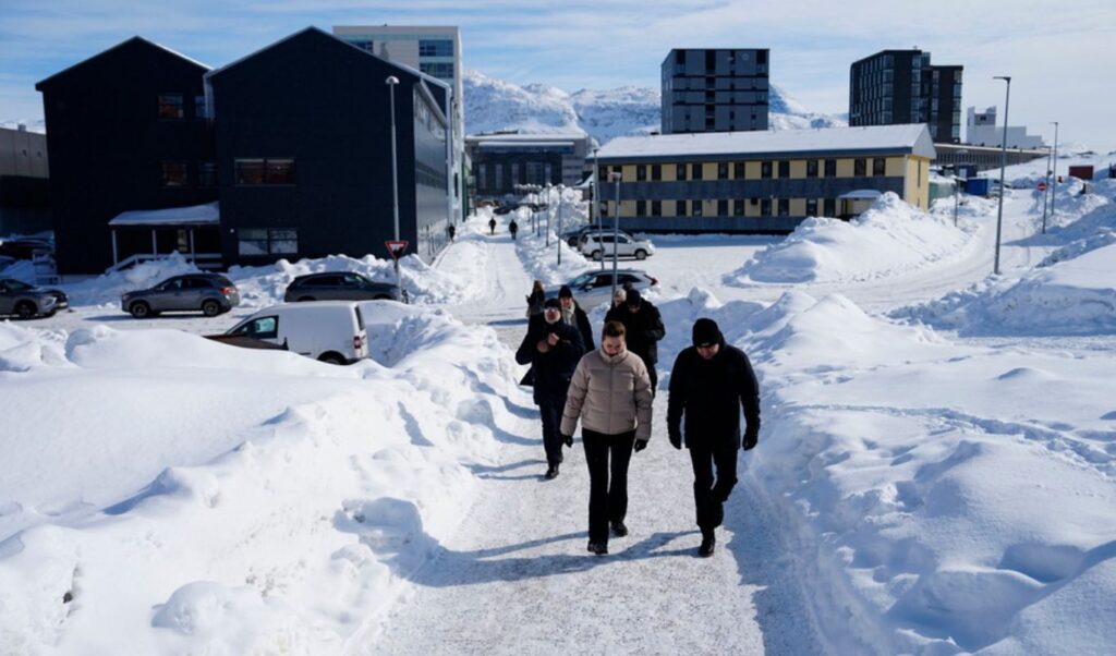 Politico: How would Europeans respond if Trump deploys military in Greenland