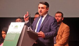 PASOK official to speak at Tsipras book event despite party tensions