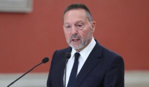 Stournaras: Greece’s growth “cannot rely solely on consumption”