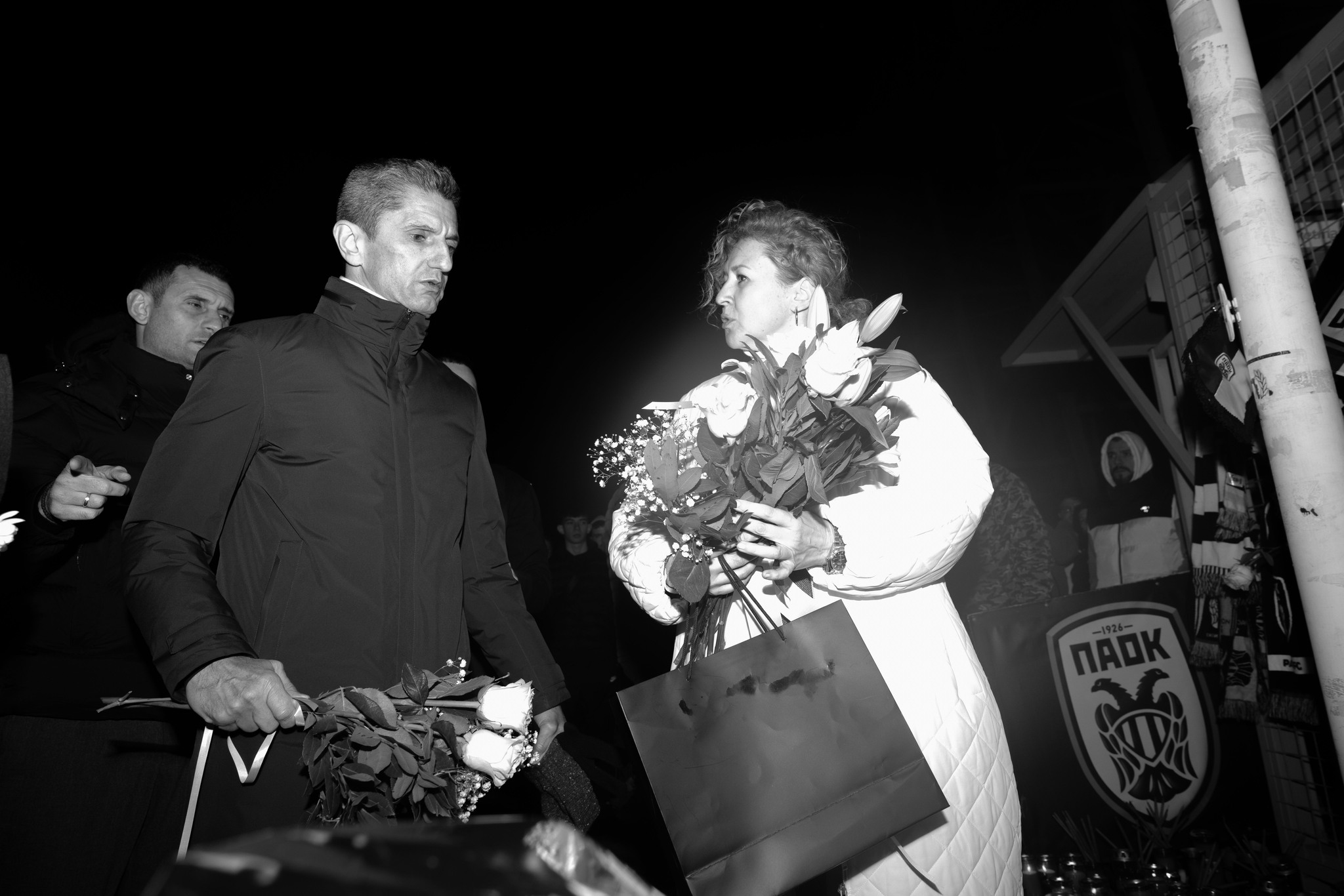 toumpa-loutseskou-pektes-louloudia-troxaio-roumania-nekroi-opadoi__2_