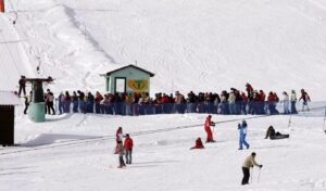 Parnassos ski resort packed with visitors: Five slopes open