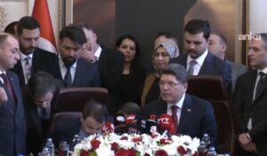 Chair collapses during Turkey’s Justice Ministry handover ceremony