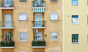 Greece ranks among world’s most expensive housing markets